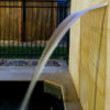 Detalle de Cascada de agua Silkflow AstralPool para piscina